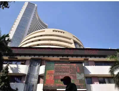 📉🚨🇮🇳🐻 Sensex slips 100 pts, Nifty below 26,000! FPIs are hitting the exits like it's a fire drill, and the rupee is doing a freefall. Guess no one told the market that gravity exists. Brace for RBI's Friday drama! 🙄

#Sensex #Nifty #IndianStocks #FPI