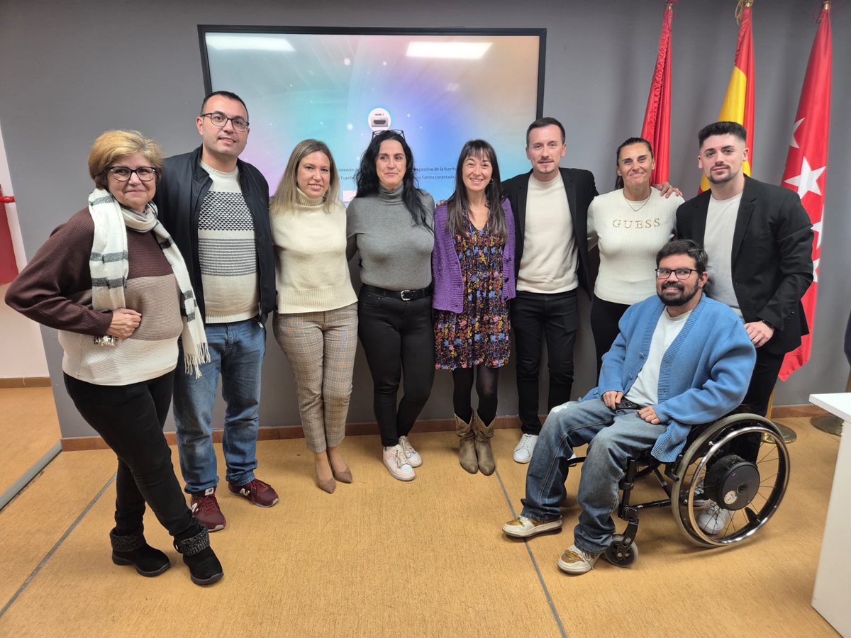 👩‍🦽 Ayer, en el Día Internacional de las Personas con Discapacidad, nuestra Directora de Responsabilidad Social Corporativa, Paula de la Peña, estuvo presente en el Acto institucional organizado por el Ayuntamiento de Parla

#SoydelaEscuela