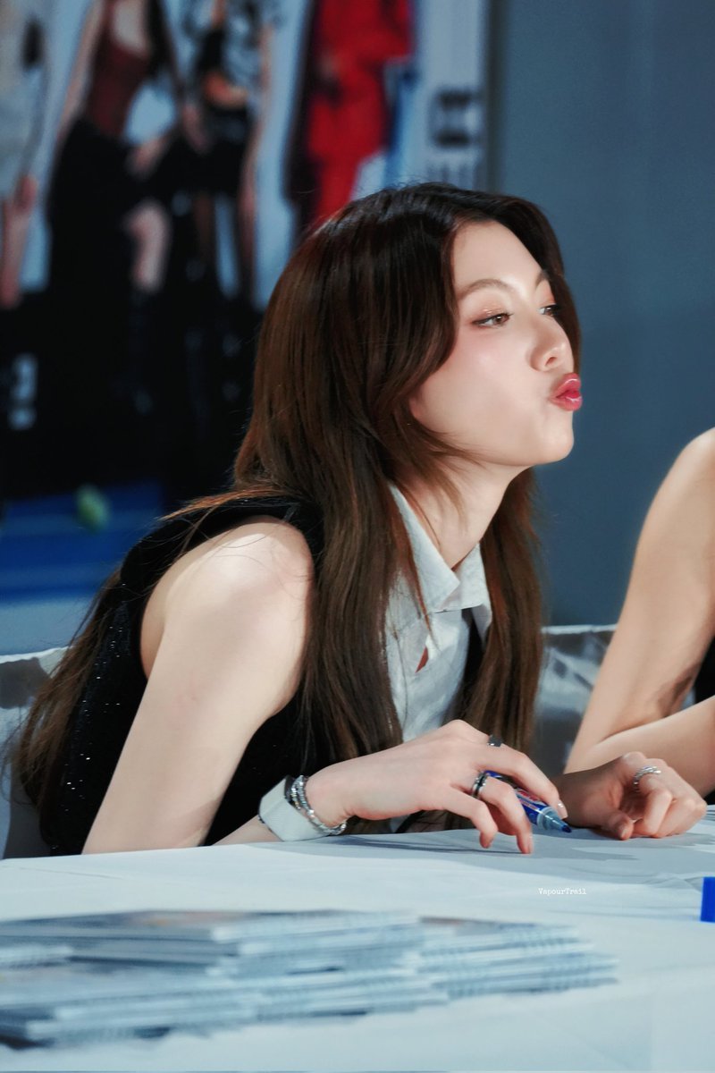 VapourTrail tweet media