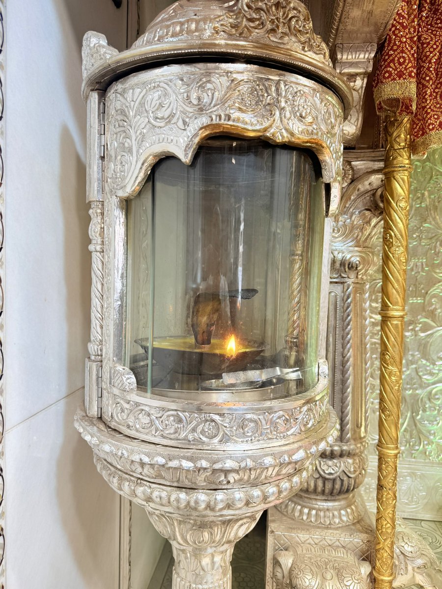 MotaAmbaji's tweet image. *Mota Ambaji, Borivali East*    
#motaambajiborivalieast #mumbai 
04/12/2025   

मार्गशीर्ष शुक्ला पक्ष १४/१५, पूर्णिमा 
विक्रम संवत् २०८२

whatsapp.com/channel/0029Va…