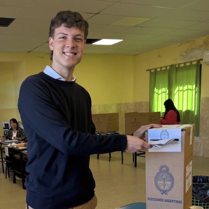 Gente de Córdoba que pueda aportar datos de dónde encontrar a este pibe libertario para que devuelva la plata; se quedó con casi 800 Lucas que iban a ser destinados a una persona enferma. La chica hoy lo contactó y este tipo la bloqueó.