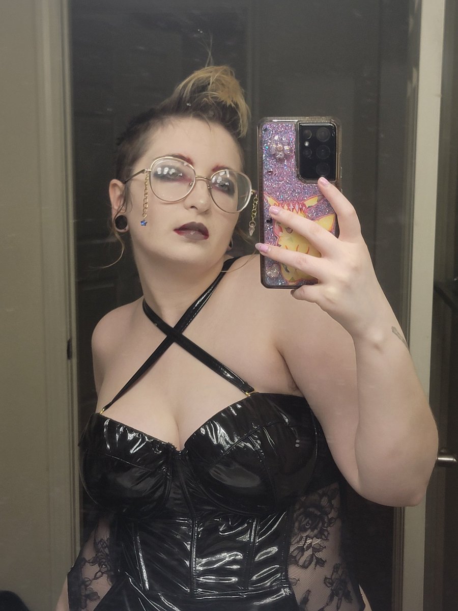 MerlotBella's tweet photo. I filmed a kinky video today for someone! You can get your own personalized video, just dm me for details!

#Makeup https://t.co/dKwnWCKmRu