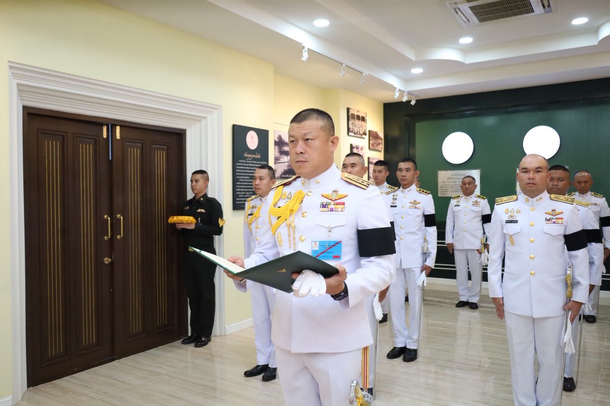 1stENGINEER2's tweet photo. เมื่อ 4 ธ.ค.68 เวลา 07.00 น.
พ.อ.กฤษฎา จินเลิศ ผบ.ช.1 เป็นประธานในพิธีน้อมรำลึกถวายราชสักการะวางพานพุ่มดอกไม้สด เนื่องในวันคล้ายวันพระบรมราชสมภพของพระบาทสมเด็จพระบรมชนกาธิเบศร มหาภูมิพลอดุลยเดชมหาราช บรมนาถบพิตร วันชาติ วันพ่อแห่งชาติ และวันดินโลก เพื่อสำนึกในพระมหากรุณาธิคุณ https://t.co/T4kd4k5B4e