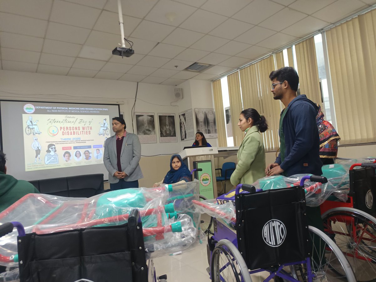 #धन्यवाद_ऋषिकेश_एम्स
<a href="/meenusingh4/">meenu singh</a>
<a href="/aiimsrishi/">AIIMS RISHIKESH</a>
डॉ राजकुमार यादव डॉक्टरइंदु डॉ इंदु डॉ राहुल डॉ वरुण डॉ संदीप अलीम दीप्ति मैडम 
आप सभी डॉक्टरों व स्टॉप का बहुत-बहुत धन्यवाद 
#3दिसंबर
#_विकलांग_दिवस 
#दिव्यांग_मोहसिन_अंसारी
#दिव्यांग_नईम_अंसारी_को