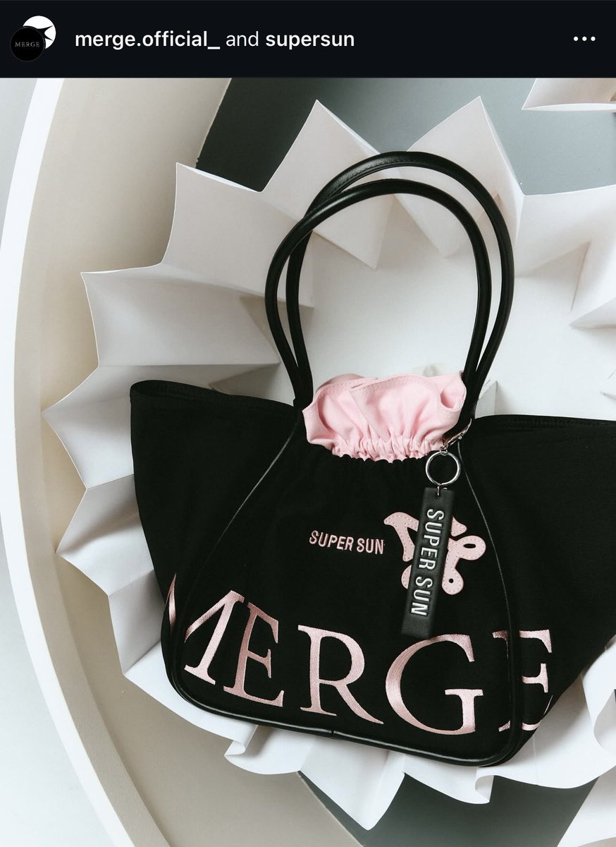 sysayak's tweet photo. Used 1500฿ รส.
Merge a day bag x Super Sun (L)
ภายนอกใหม่
ถุงสีชมพูภายในมีรอยปากกานิดหน่อย+ปมสายหลุด 1 ข้าง 
ขอดูรูปเพิ่มเติมได้ค่ะ
#กระเป๋าmerge #ส่งต่อกระเป๋า #ส่งต่อmerge #เสื้อผ้ามือสอง #ส่งต่อกระเป๋าmerge https://t.co/mW4cJOnXoB