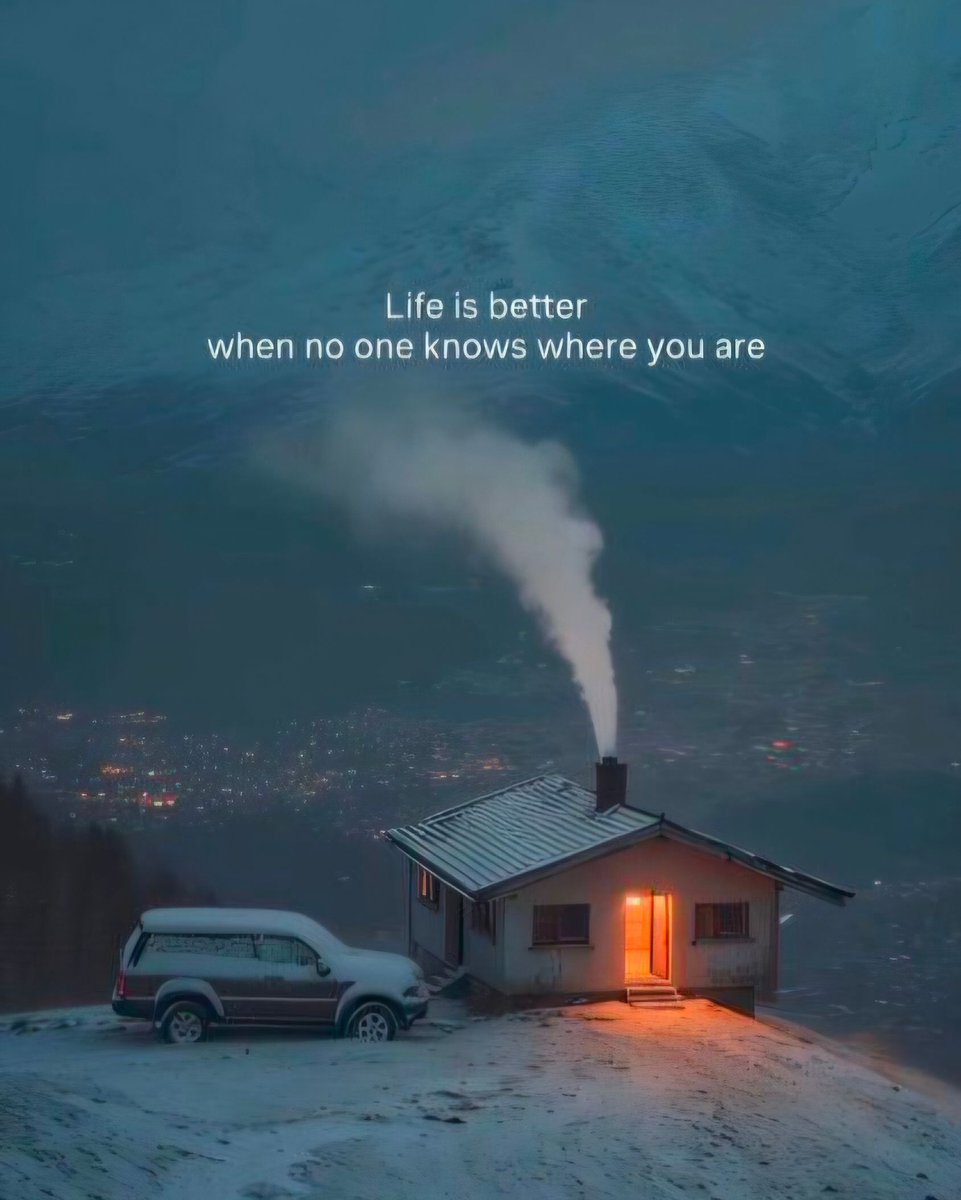 HappyMotorhead's tweet image. Life is better when no one knows where you are.

👉 Who else dreams of disappearing to a cabin like this❓️ 🏔️❄️  

#OffGrid #CabinLife #DigitalDetox #WinterVibes