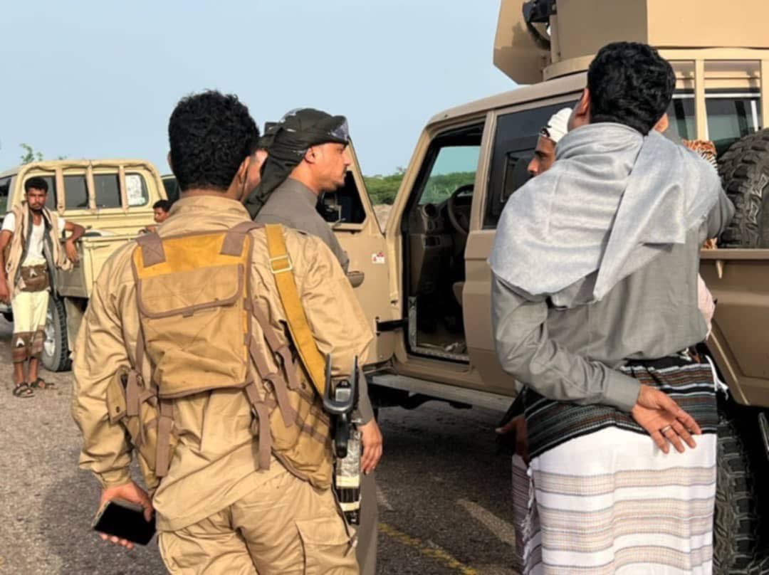 #عاجل
#الآن
#مباشر

قائد اللواء الثاني عشر عمالقة
 العميد ذويزن السلمي أبو سيف"
يقود قواته الباسلة في تقدم حاسم نحو تحرير العبر والوديعة، الله أكبر والعزة لله، سيتم استعادة 
 آخر شبر من أرض الجنوب من قبضه مليشيات الإخوان وعصابات الإرهاب.