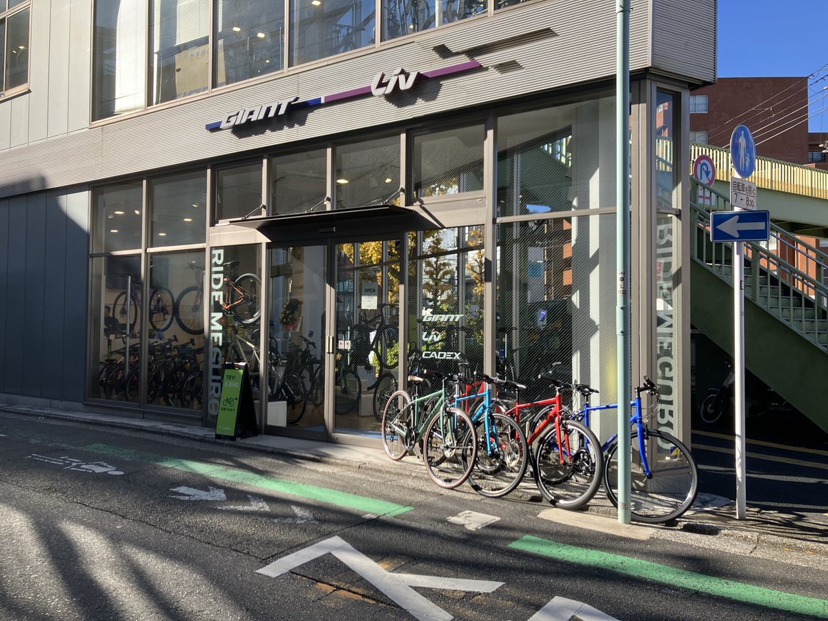 manbobongo's tweet image. サンタさん🎅が迷わないように1時間半🚃かけてGIANT SHOP下見してきました✨
メーカー欠品で納期2週間ぐらいかかるそうです📣
クリスマス🎄には間に合いそうなので宜しくお願い致します✨(最悪間に合わなくてもOKです)笑
#クリスマスプレゼント
#GIANT
#ロードバイク
#SL1