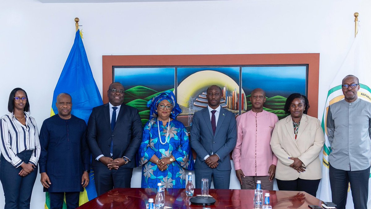 UKWELITIMES's tweet photo. 🛑UPDATE: The Minister of Infrastructure @Dr_JimmyGasore received a delegation of senior Directors from ASECNA on a courtesy visit, as they convene in Kigali for the 2025 Seminar of Payeurs of Community Activities.
@RwandaInfra #ASCENA #Rwanda #Collaboration
✍️@Uwayezu_Alodie https://t.co/wbAo9f989Q