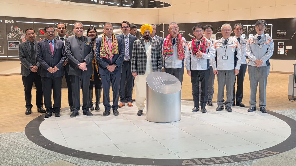 BhagwantMann's tweet image. ਅੱਜ ਜਪਾਨ ਦੌਰੇ ਦੇ ਤੀਜੇ ਦਿਨ ਟੋਕਾਈ ਸਿਟੀ ਵਿਖੇ ਜਪਾਨੀ ਸਟੀਲ ਨਿਰਮਾਤਾ ਕੰਪਨੀ Aichi Steel ਅਤੇ Vardhaman Speciality Steel ਨਾਲ ਇੱਕ MoU ਸਾਈਨ ਹੋਇਆ।

Aichi Steel ਵੱਲੋਂ ਨਵੀਂ ਤਕਨਾਲੋਜੀ, ਉਤਪਾਦ ਅਤੇ ਪ੍ਰਕਿਰਿਆ ਡਿਜ਼ਾਇਨ ਬਾਰੇ ਤਕਨੀਕੀ ਮਦਦ ਅਤੇ ਸਲਾਹ ਦਿੱਤੀ ਜਾਵੇਗੀ। ਉਹ ਗਲੋਬਲ ਬੈਂਚਮਾਰਕ, ਕੁਆਲਟੀ ਸਿਸਟਮ ਅਤੇ ਬੈਸਟ…