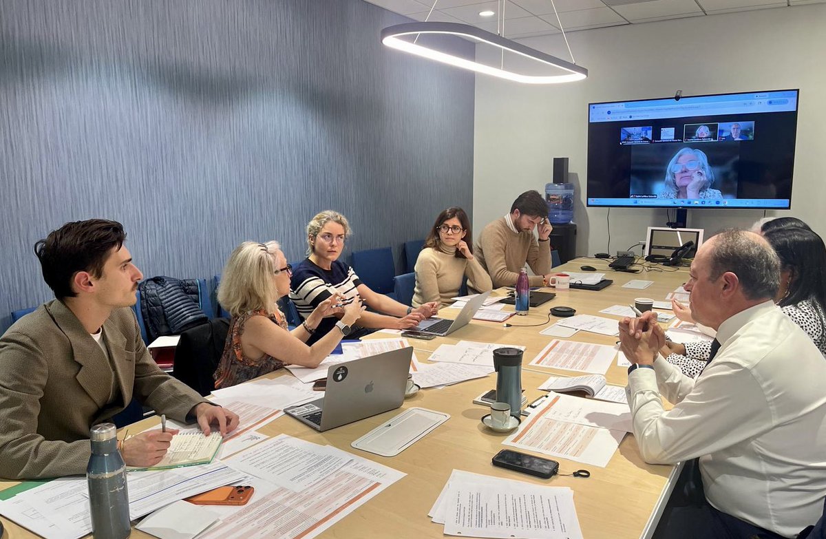 FranceinSF's tweet photo. Réunions STAFE et aides sociales aujourd’hui au Consulat 🇫🇷 à San Francisco: deux dispositifs essentiels pour soutenir nos associations locales et accompagner nos compatriotes les plus fragiles. Merci aux élus et à l’équipe mobilisée à nos côtés. #STAFE #AidesSociales #FranceinSF https://t.co/s50LvhDxJF