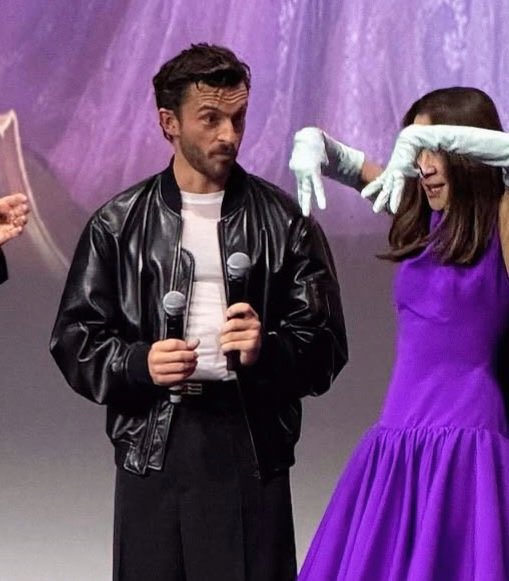 thalia_freds's tweet image. jonny’s reaction to mm🔁ww is straight up priceless