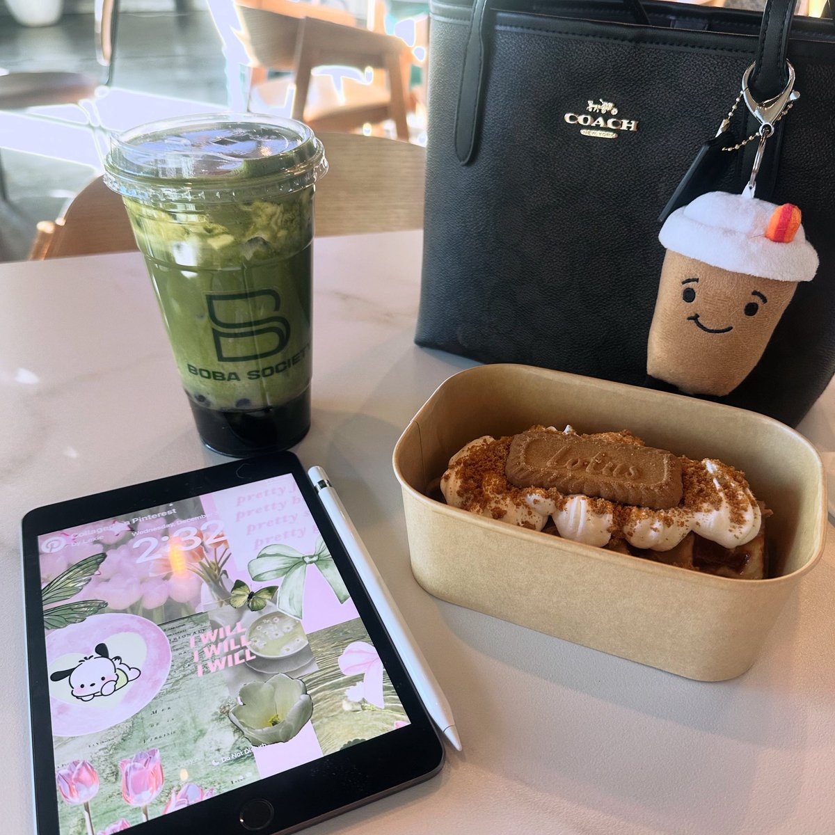 had a lil sweet treat today 🤍