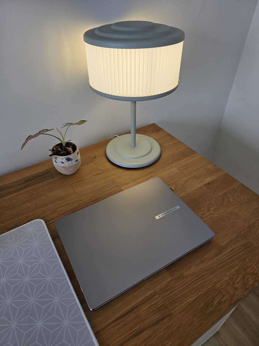 Ada yg pernah pake laptop Asus tipe Expertbook? Share cb pengalaman kalian.