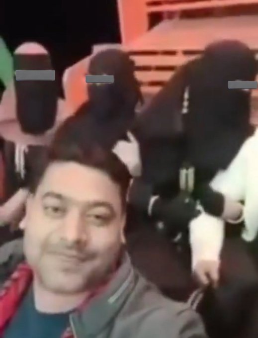 Blessedsoul_0's tweet image. This shameless person Ajeet Yadav from UP made video of Muslim girls and then uploaded it on social media.

You can look at the comments on that video by sanghis. They don't have any shame left.