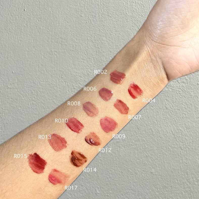 ชอบสีของลิปHince รุ่นนี้มากก ทิ้งสเตนดี เนื้อไม่หนักปาก รุ่น raw glow gel tint สีสวยทุกเบอร์ กลิ่นหอมอ่อนๆ รุ่นนี้แบบมินิคือพกพาสะดวกมากก เป็นอีกแบรนด์ที่เชียร์ให้ได้ลอง ราคาดีด้วย💋💓