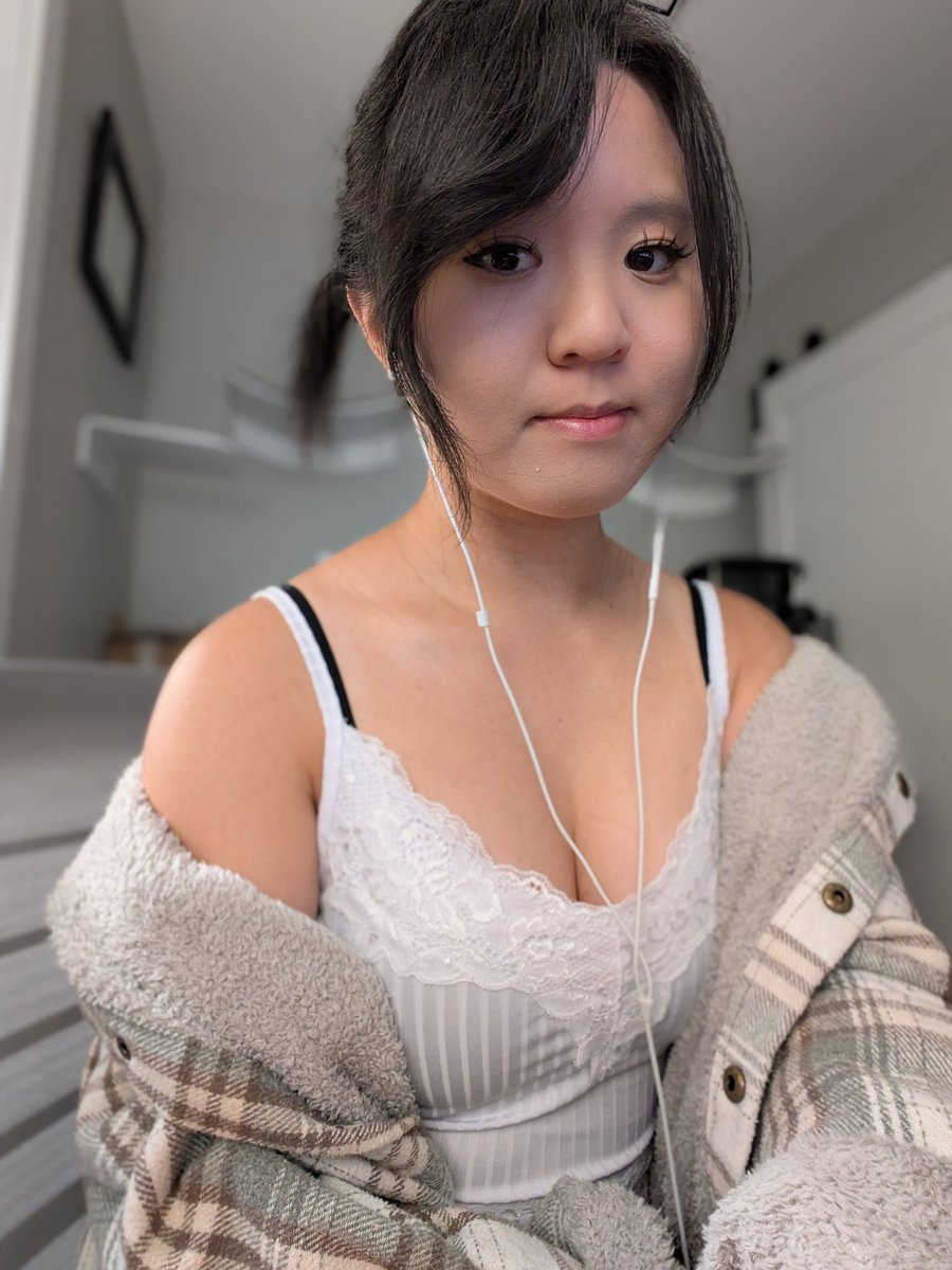 Mb y'all, went mia for a minute. Got super sick and I'm still recovering. Hope everyone had a good Thanksgiving tho :)