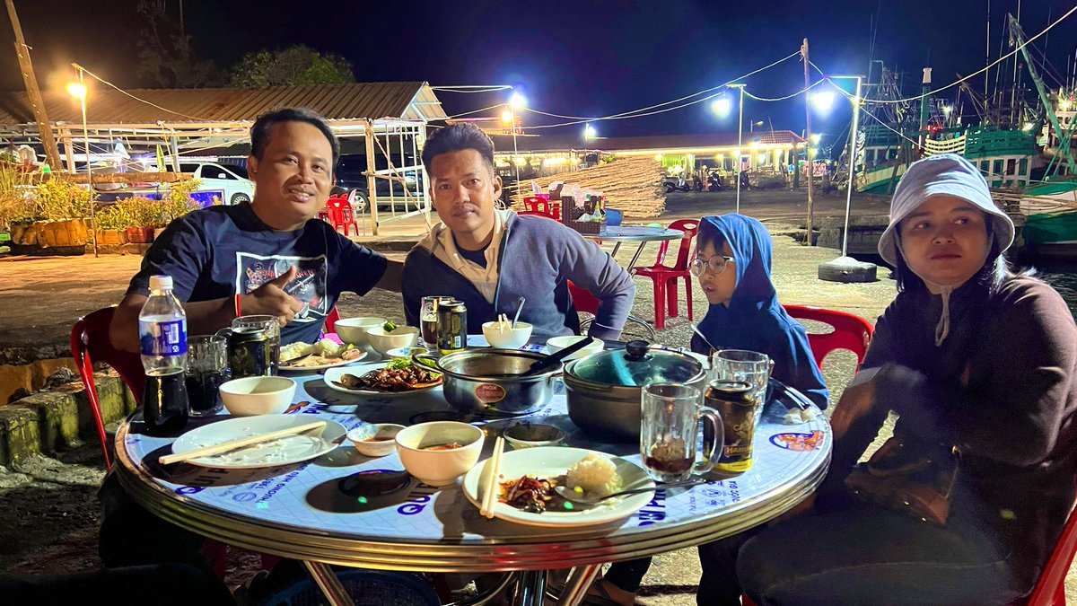 DaddySna's tweet photo. កោះកុងអន្លង់ស្នេហ៍ 🥰 https://t.co/1CIlsbZWPm