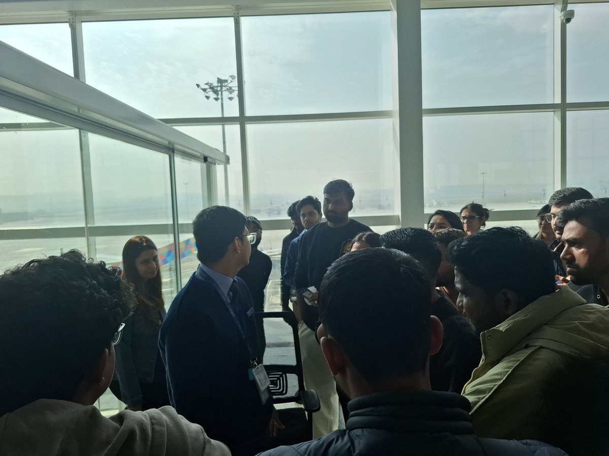 Sad scenes in Delhi as well. For my flight, Indigo says crew still not here after 2h delay. Tempers are flaring up. Gentleman threatening to break windows. Distraught French lady says she has flown 20 hours from Paris via Istanbul, bound for Goa. Bad look for tourism

<a href="/IndiGo6E/">IndiGo</a>