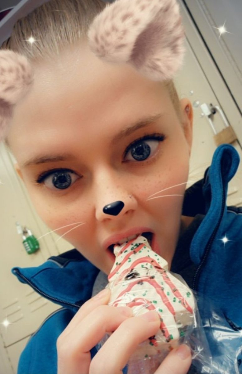 Who doesn't love a Christmas tree treat??