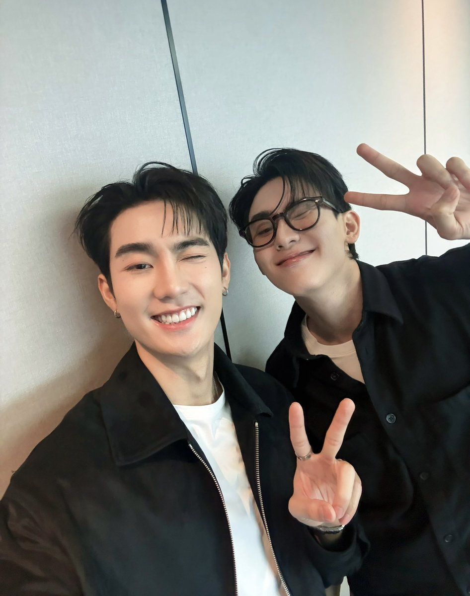 ฟอสบุ๊คพร้อมเดินสายแล้วววว วันนี้ฝากติดตามกันด้วยน้า🎻🎼

#MelodyOfSecrets
#GMMTV