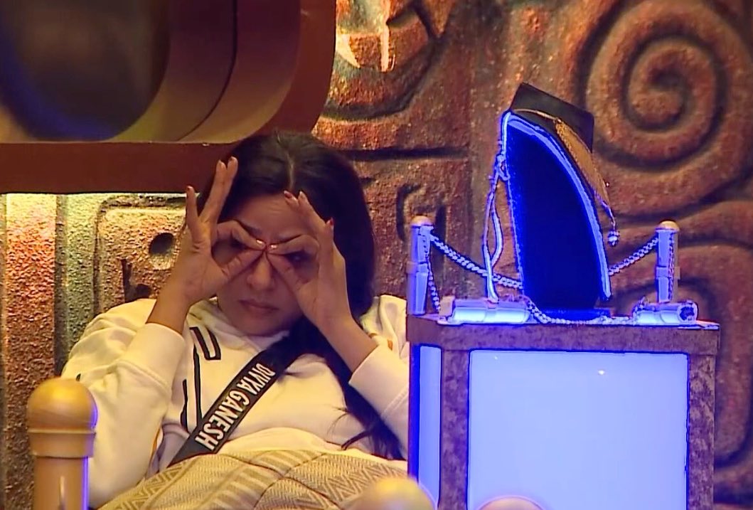 UrutateTeratate's tweet photo. Just #Divya things 😂😂😂

#BiggBoss9Tamil 
#BiggBossTamil9 
#BiggBossTamilSeason9 https://t.co/c4BHq2CZif
