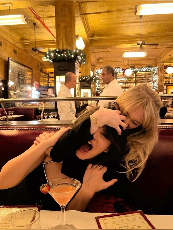 ithevns's tweet image. Muy feliz cumpleaños a mi querida lana, te amo demasiado. Gracias por ser la amiga que sos 🤍