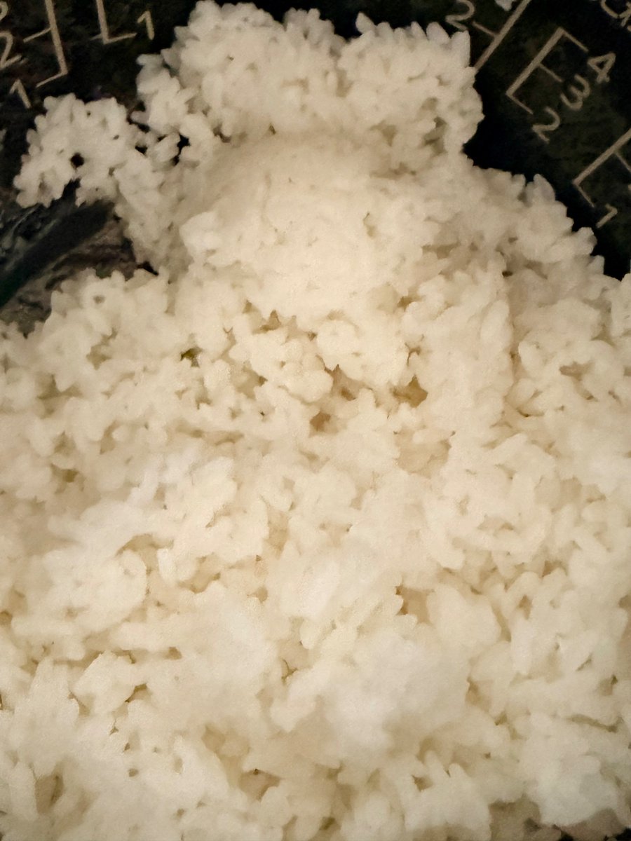 昨日阿部ちゃんが納豆くれたから、今朝久々に米炊いて食べた (^^) 
(最初の一杯は白米だけで食べたw)
激うまだった！！！！