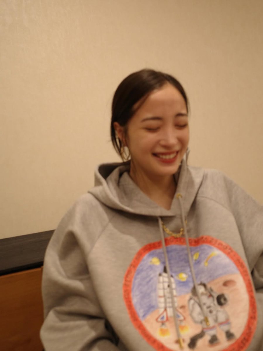 <a href="/ConfesrJAMES/">َ</a> Outfit mau makan enak ditemani so high school - Taylor Swift