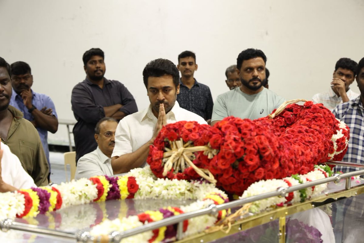 rameshlaus's tweet image. Veteran Actor #Sivakumar and Actor @Suriya_offl pay their homage to Late Legendary Producer #AVMSaravanan