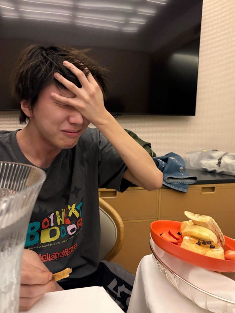 the Woonhak who had to celebrate his birthday weverse live quietly and had to be on a plane the entire day…. he got a birthday surprise cake from the members :(((((( ah what do i do with this information i just want to cry