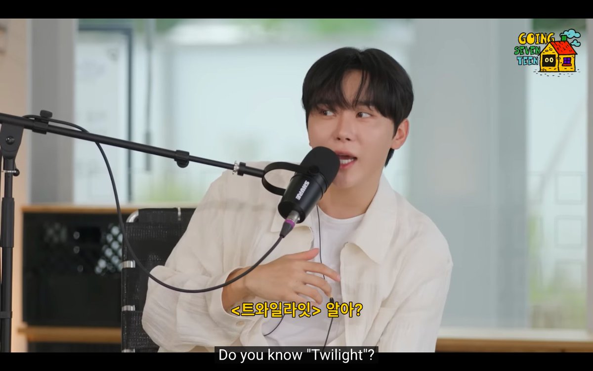 hosh4love's tweet photo. IM CRYIIINGGG NOT HIM ASKING DO THEY KNOW TWILIGHT bro doesnt even asked did they WATCH he asked do they KNOW instead hess sooooooooo 😭😭 https://t.co/2glqcPkdLf