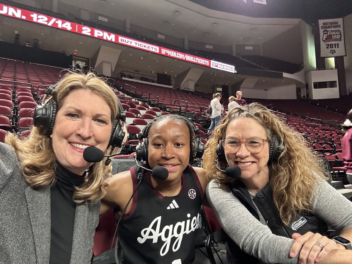 debbieantonelli's tweet photo. Post game with @NyCeara @AggieWBB in the #accsecchallenge
Big win over GT
#DNyPry for D-Ny-Pry https://t.co/PukJag8viJ