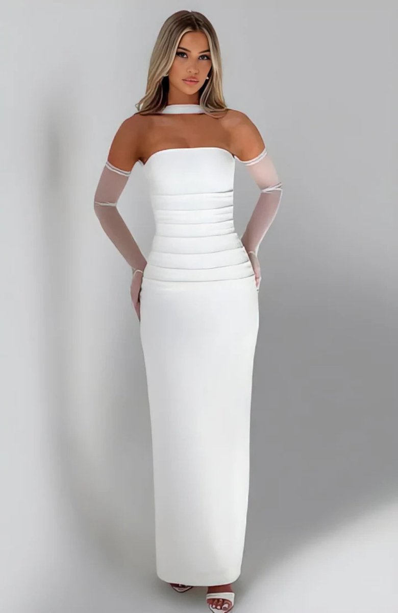 Pinka372747's tweet image. Yulia White Maxi Dress – Strapless
#YuliaMaxi #WhiteMaxiDress #StraplessGown
Crafted to focus on the natural silhouette, it functions with clean, structured, healthy and minimalistic traces that bring modern-day sophistication to any formal event
Buy now-qorsage.com/products/yulia…