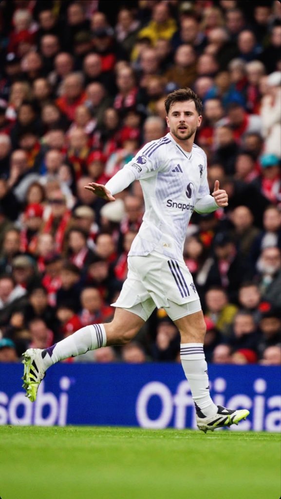 Beating giants no hard, na just courage and timing.
Ask Chelsea. Leeds entered game like: “Today, na today.”
Just like Leeds, be courageous and watch all the points become yours today.
Good morning to you all.