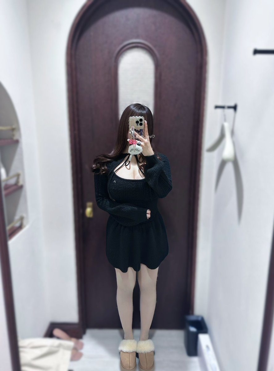 andmary ♡ 専用出品 250人くらい並んでたのに整理番号1桁代で欲しかった服買えた〜⋮( -̥᷅