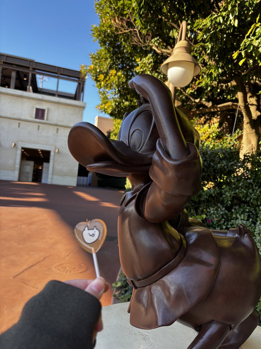 落とし物見つけてくれて、シーまで取りに来た！！！こんな小さいのを！見つけてくださって！オリエンタルランド大好き！！😭