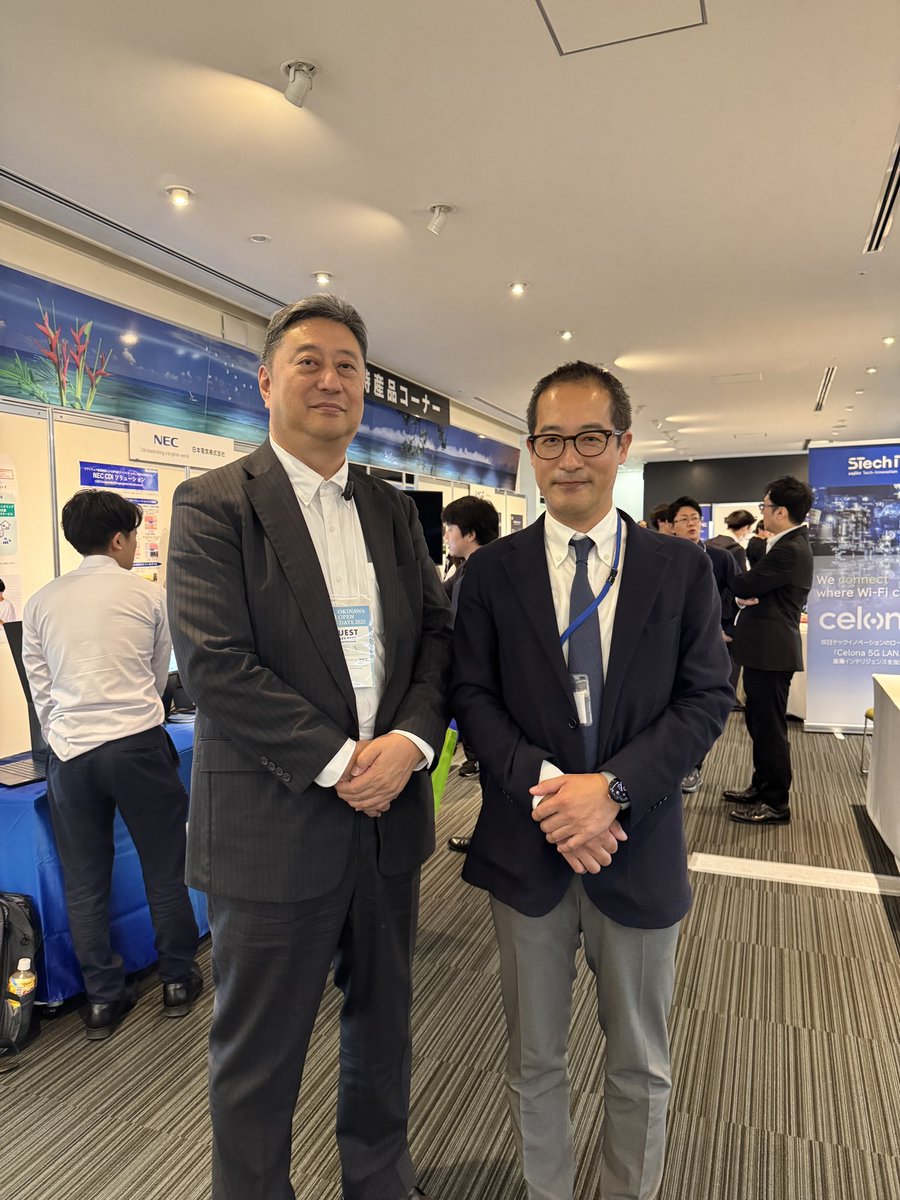 オンライン診療が“地域医療の未来”をどう変えるのか？災害・人材不足・地域格差という課題に対してオンライン診療の活用モデルとは？
持続可能な医療体制へのヒントが詰まったセッションでした！

ミナカラ・西口さんとOOL山崎理事

#ood2025