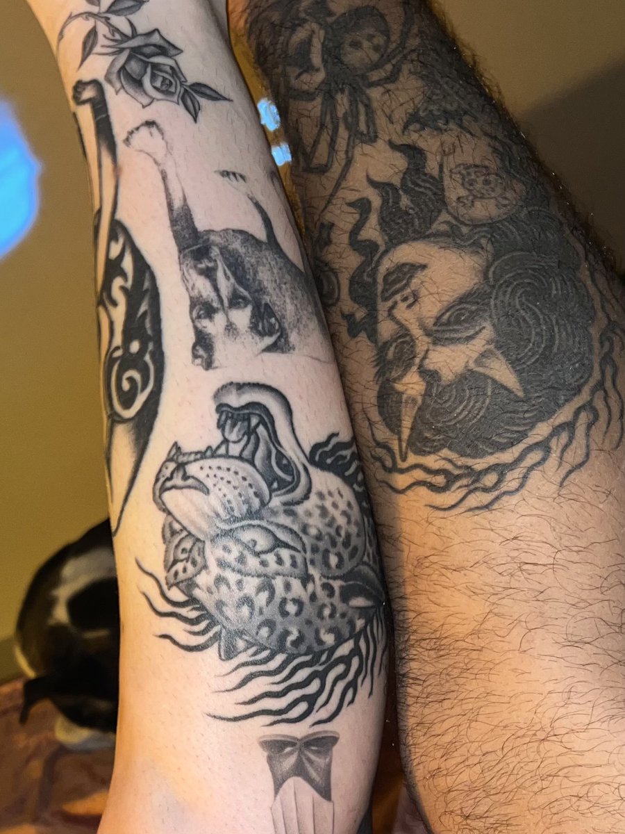 When your fiance and you have so many matching tattoos on accident, image size:900x1200