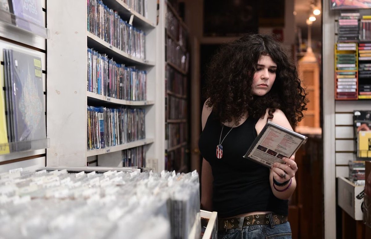 witzshared's tweet image. Lost #cassette tape connects N.J. girl to her mom's #punk legacy. She's got the whole country looking for it. buff.ly/3XhSFn1