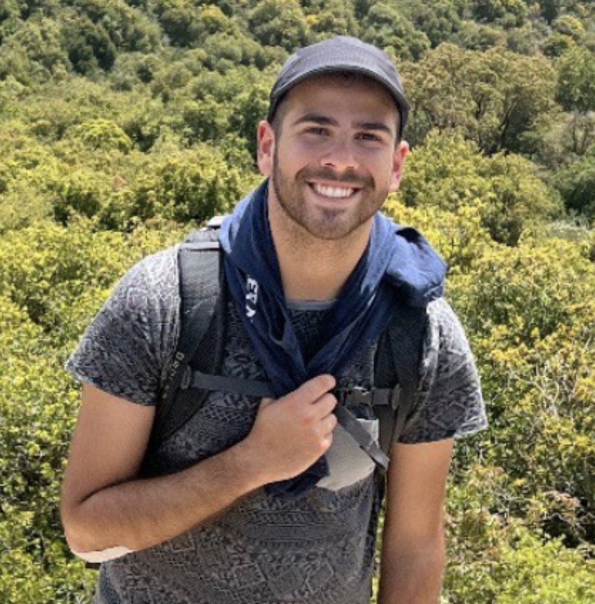 Solomonsimon's tweet image. Welcome back to The Kosher Terroir – A wrong turn on a long road trip led to a tasting room door, a harvest job, and a life reset. Meet Gideon Marcus, a 23-year-old Oleh who traded the Manhattan Shabbat table for punch-downs, press cycles, and vineyard dust—first at Covenant in…