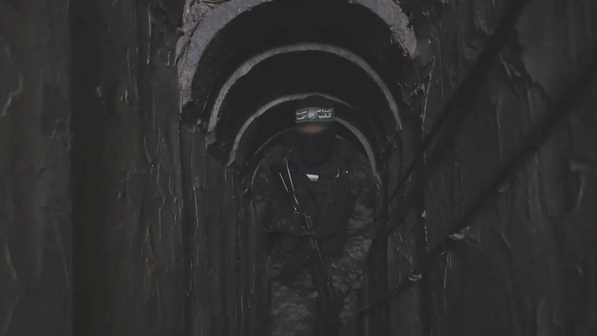 كم انتم فخر كل امه العربيه والاسلاميه
سلام ربي عليكم
النصر حلفيكم طال الزمن او قصر
ياتاج العربان