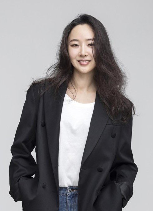 kchartsmaster's tweet image. Min Heejin reveals she won&apos;t release a girlgroup next, plans a boygroup instead:

— “I don&apos;t think I will make a girl group next. I might do it later, but I have no immediate plans. If I do, I will make a boy group. That&apos;s originally my style. After the boy group comes out, a…