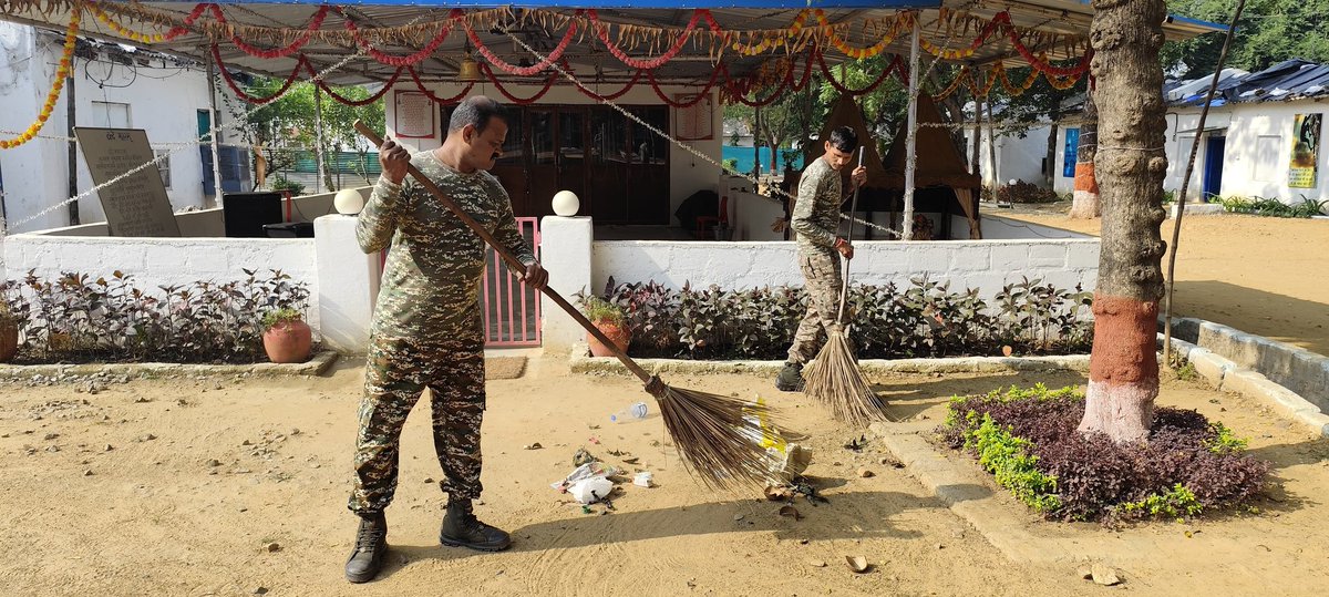 COMDT81BNCRPF's tweet photo. Cleanliness drive undertaken at holy places, hospital and other venues by the Commandant 81 BN and his troops under the ambit of 'Swachhta Pakhwada' on the 3rd of November 2025 https://t.co/JgLhw29nvL