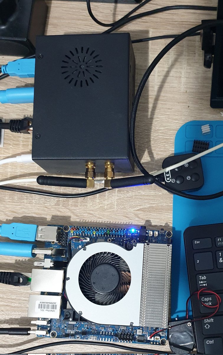 TrakUnixbased's tweet image. J&apos;ai acheté &quot;the beast&quot;, l&apos;Orange pi 6 plus 32 GB ram. Ubuntu server aarch64 s&apos;installe dessus. Mais alors... Quelle galère ce système de boot. J&apos;ai fais la MàJ du Bios En acpi ou en device tree. Le boot part en vrille un coup sur 2. Je suis revenu à l&apos;Orange pi 5 plus. Rageant