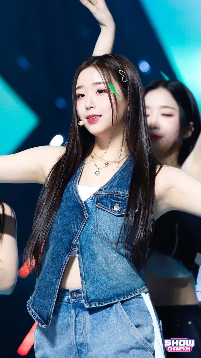 DaPurpleWiz's tweet photo. Happy Birthday Chaeyeon!!!!!

Our fourth shining star! I hope you have a wonderful birthday!! Thank you so much for believing in yourself to fulfill your dream once again and for doing it with tripleS, couldn’t imagine the group without! HBD!🥳 

#HAPPY_CHAEYEON_DAY #HAPPY_S4_DAY https://t.co/YjFpoooaza