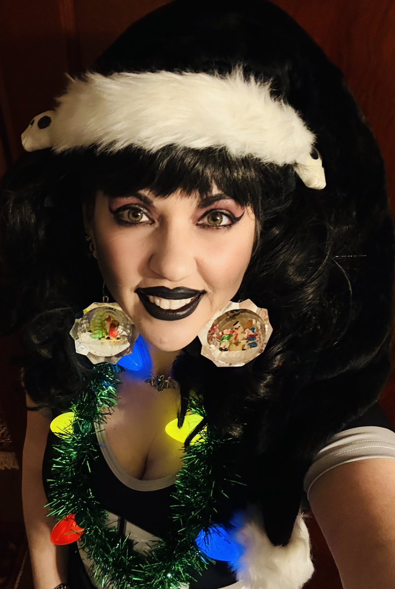 Happy Merry. #MutantFam #zombietwt #sallythezombiecheerleader