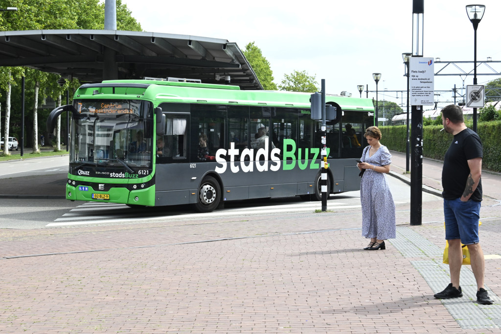 RTLZ's tweet image. Economieblog van RTL Z: Miljoenen voor Ebusco | Van Mossel getroffen door cyberaanval | Leen Bakker België failliet rtl.nl/nieuws/economi…