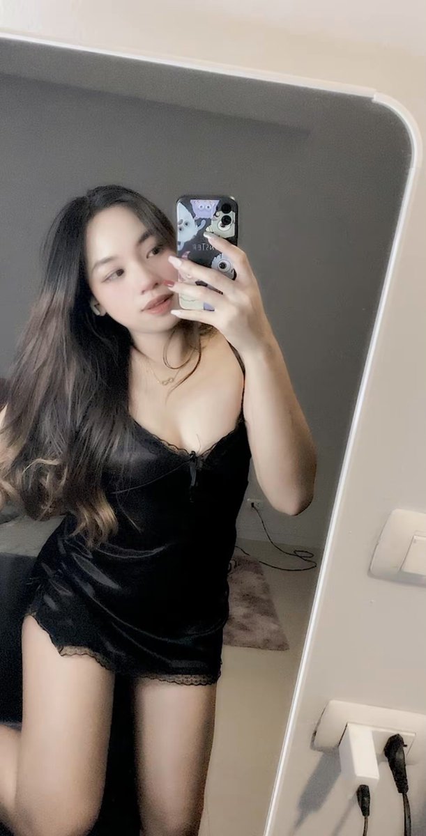 ththbow's tweet photo. อากาศดีๆ ถ้ามีคนให้กอดก็คงดี🤪 https://t.co/6RSaQGpwgu