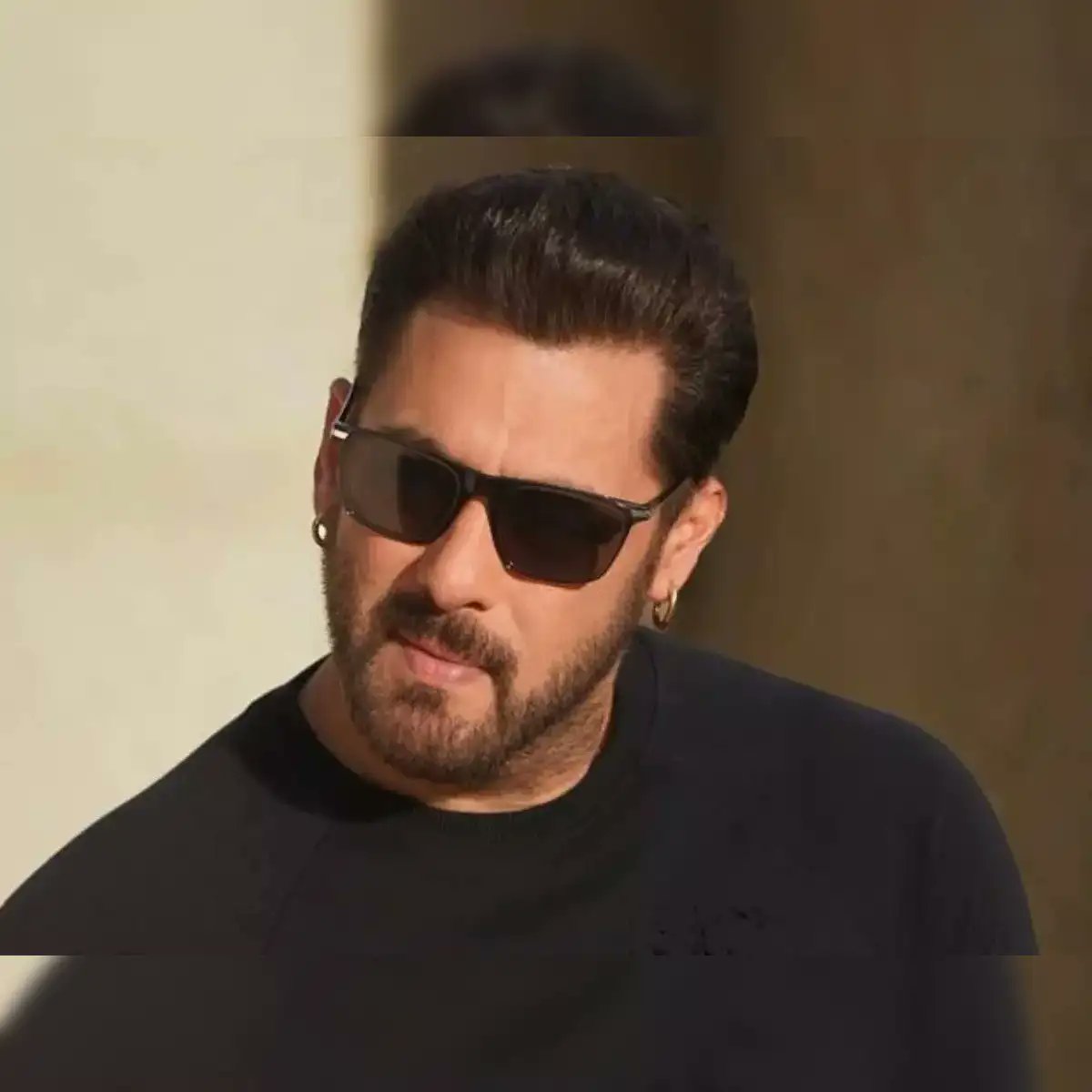 MovieTakk's tweet image. #DilRaju denies #SalmanKhan film, confirms #AkshayKumar project!
Vamshi Paidipally rumors debunked.  #BollywoodUpdate